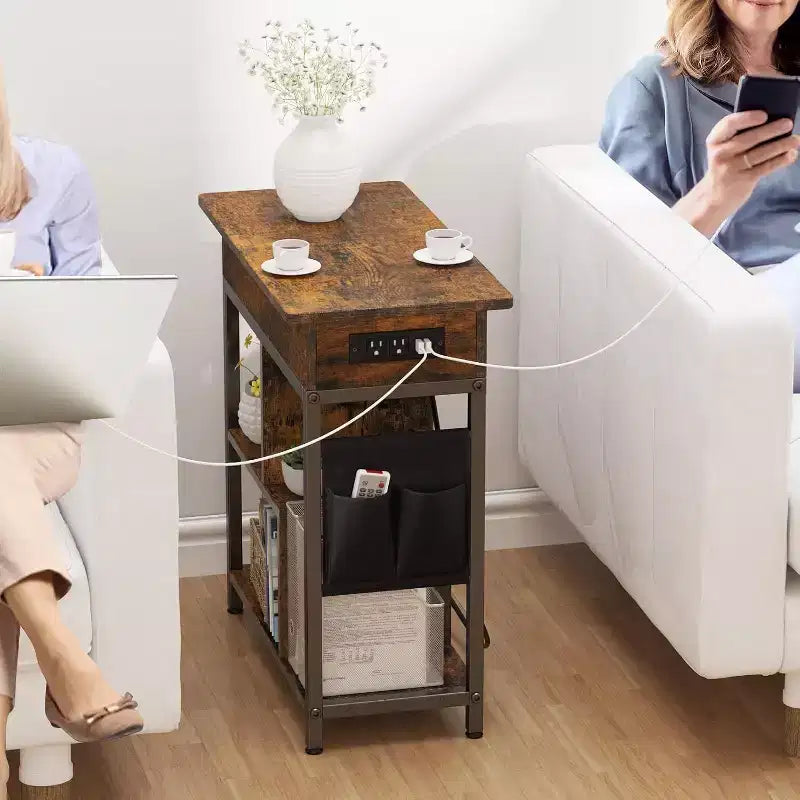 Table d'appoint Acekool avec plateau relevable, tiroir de rangement, ports USB et prises, table d'appoint avec étagères et sac de rangement pour petits espaces
