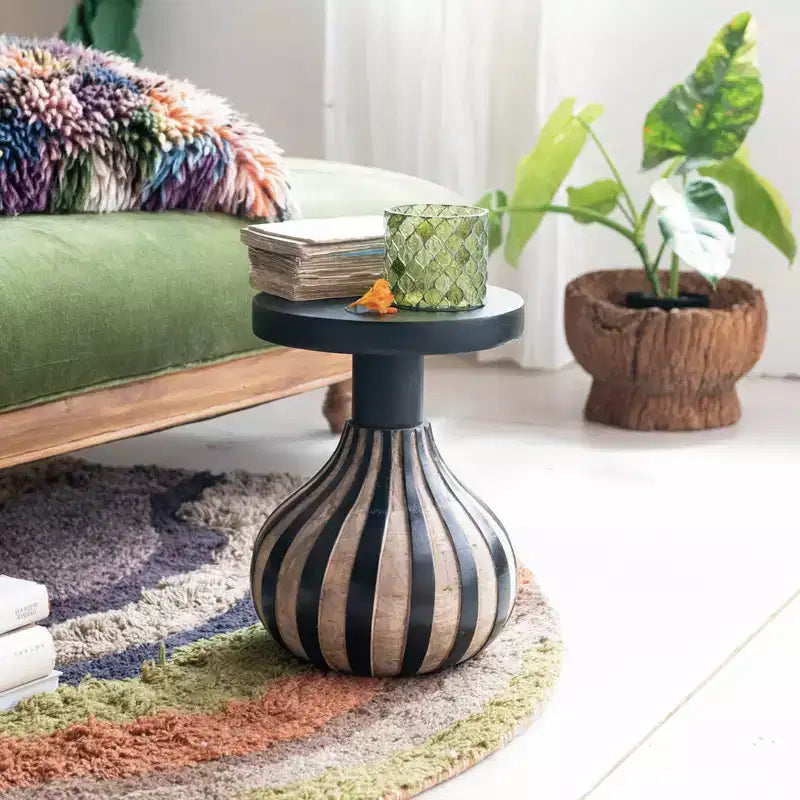 Table d'appoint ronde en bois de manguier avec base rayée, noir et naturel