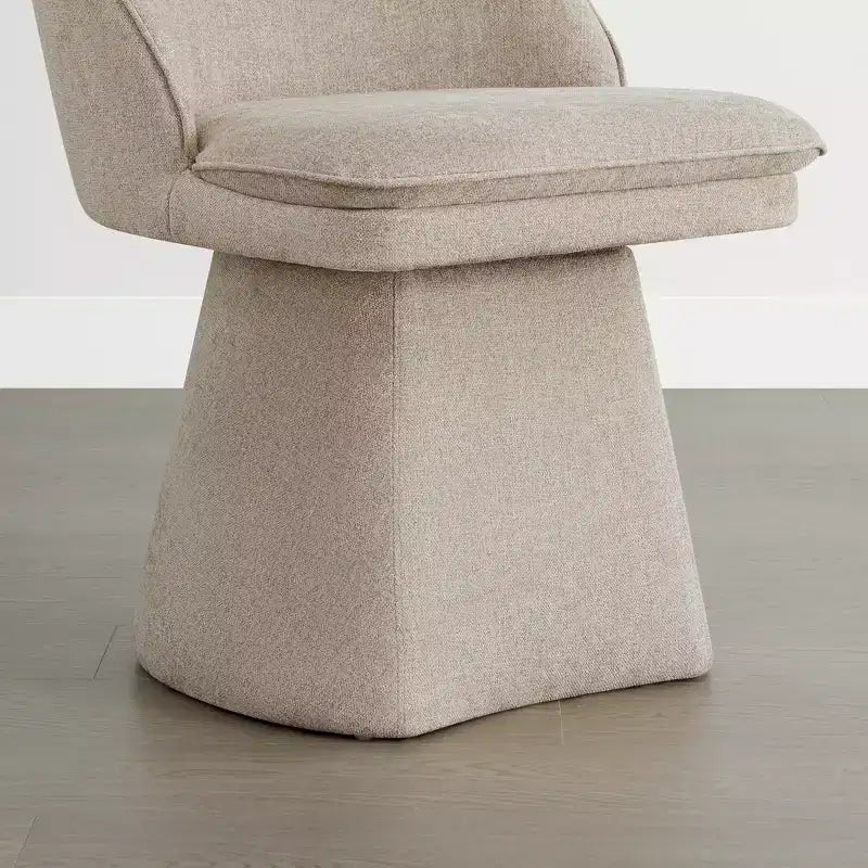 Chaise de salle à manger pivotante Spruce&Spring avec dossier haut incurvé et base conique