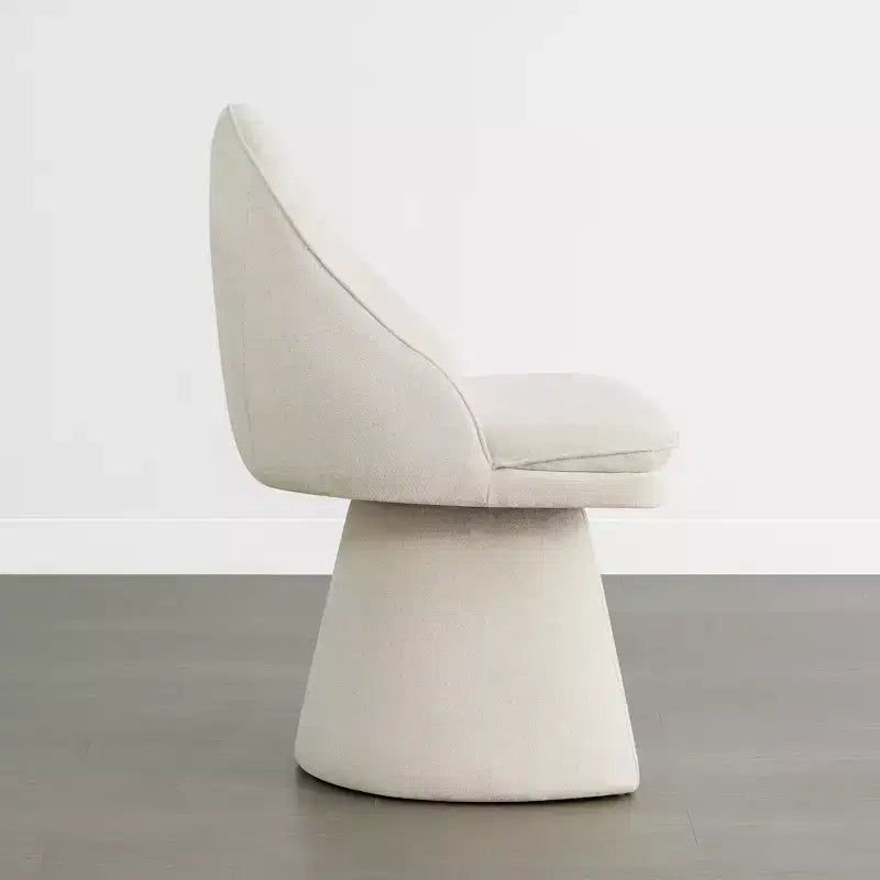 Chaise de salle à manger pivotante Spruce&Spring avec dossier haut incurvé et base conique