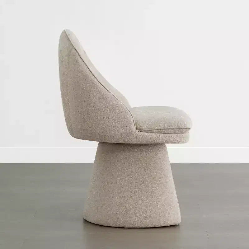 Chaise de salle à manger pivotante Spruce&Spring avec dossier haut incurvé et base conique