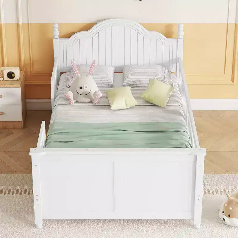 Lit plateforme contemporain GDFStudio Theodore pour enfants avec tête et pied de lit et barrières de sécurité