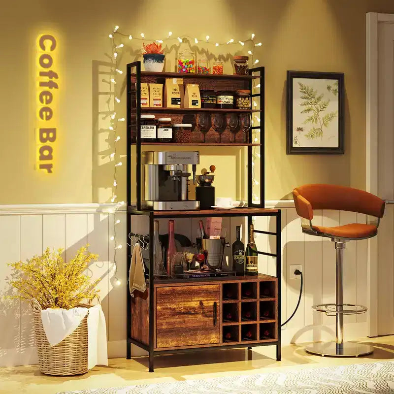 Meuble de rangement de cuisine Costway 67 avec prises électriques, meuble de bar à café avec crochets en S