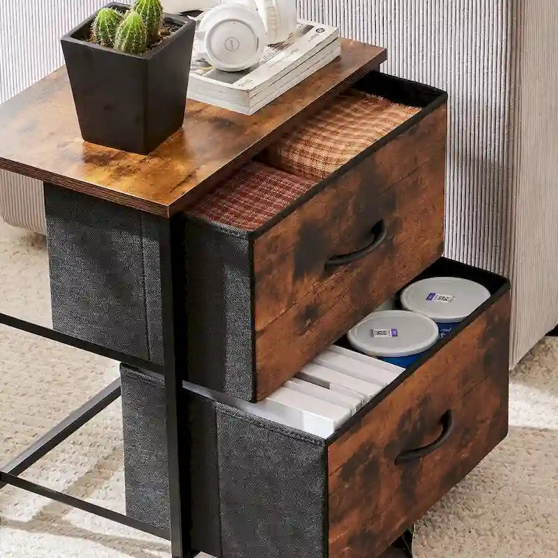 Meuble de rangement moderne avec tiroirs en tissu, cadre métallique et pieds réglables pour l'entrée et la chambre à coucher