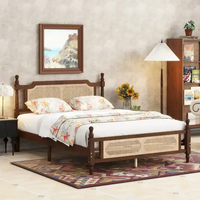 Lit queen-size avec tête de lit en rotin et rangement sous le lit