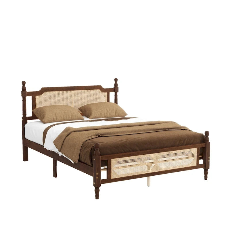 Lit queen-size avec tête de lit en rotin et rangement sous le lit