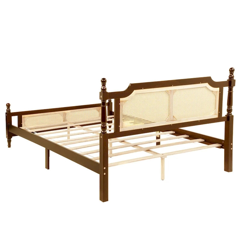 Lit queen-size avec tête de lit en rotin et rangement sous le lit