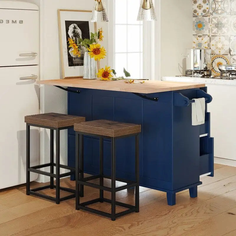 Ensemble d'îlot de cuisine style ferme avec table à abattant, deux sièges, armoire de rangement, tiroirs et porte-serviettes