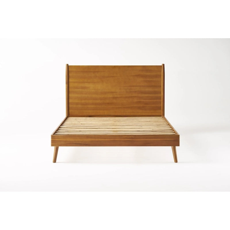 Lit plateforme de style moderne en bois d'acacia naturel, format King Size, avec pieds emblématiques évasés pour chambre à coucher