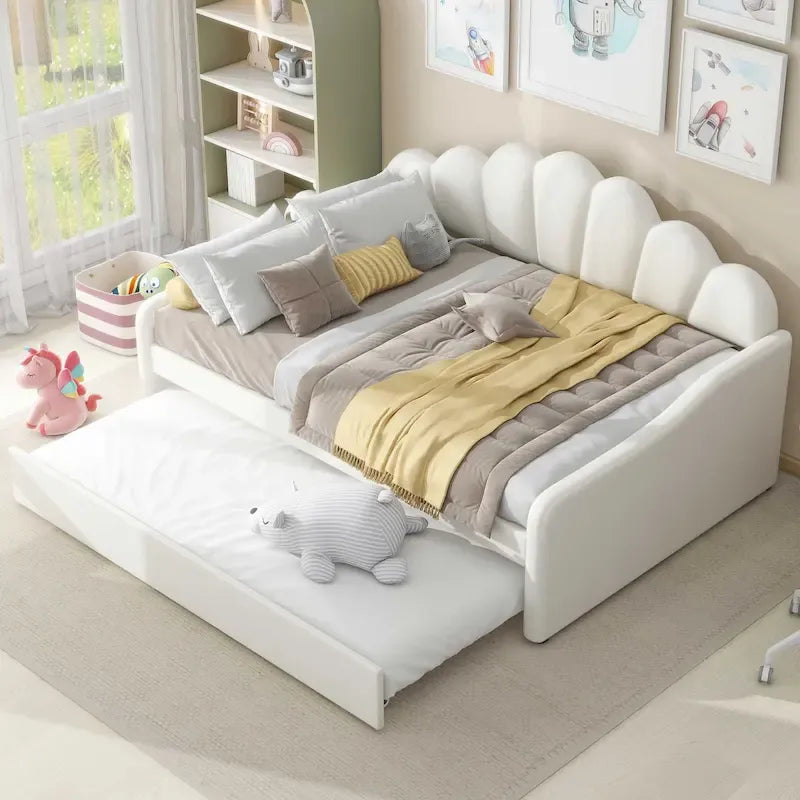 Lit de repos capitonné blanc pleine grandeur avec dossier en forme de coquille et lit gigogne pour chambre à coucher