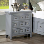 Table de chevet Saer Transitional gris en bois à 3 tiroirs par Furniture of America