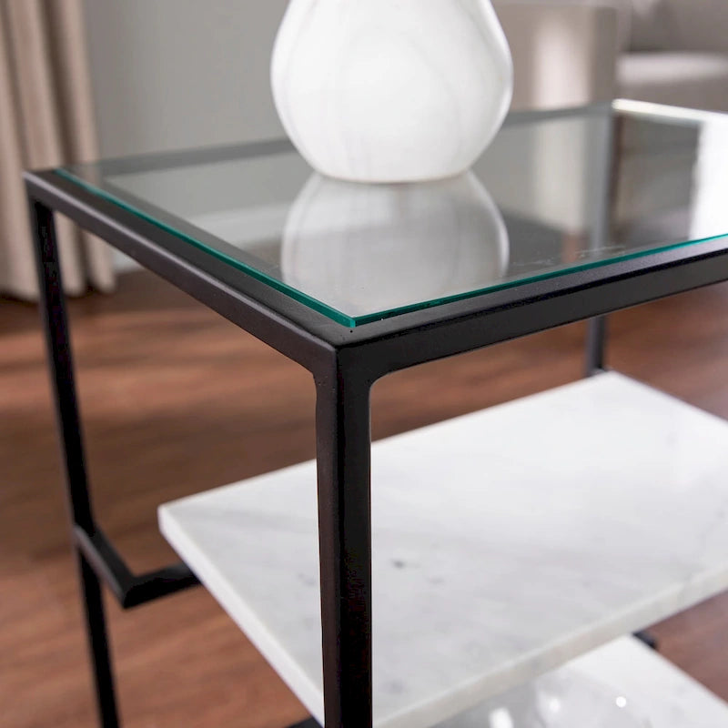 Table d'appoint avec plateau en verre et étagères en marbre SEI Furniture Piesby, noir/blanc