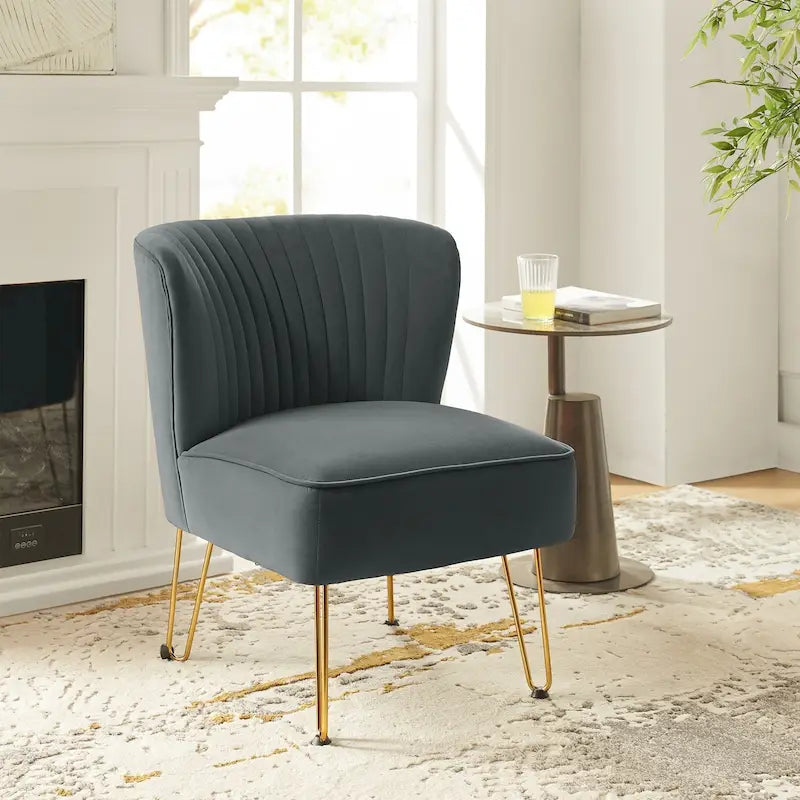 Chaise d'appoint capitonnée en velours moderne Barto avec pieds dorés par HULALA HOME