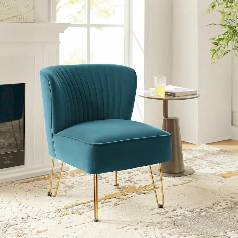 Chaise d'appoint capitonnée en velours moderne Barto avec pieds dorés par HULALA HOME