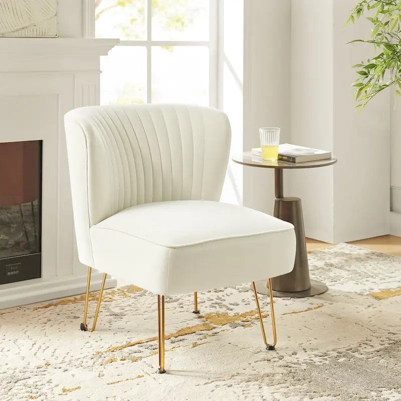 Chaise d'appoint capitonnée en velours moderne Barto avec pieds dorés par HULALA HOME