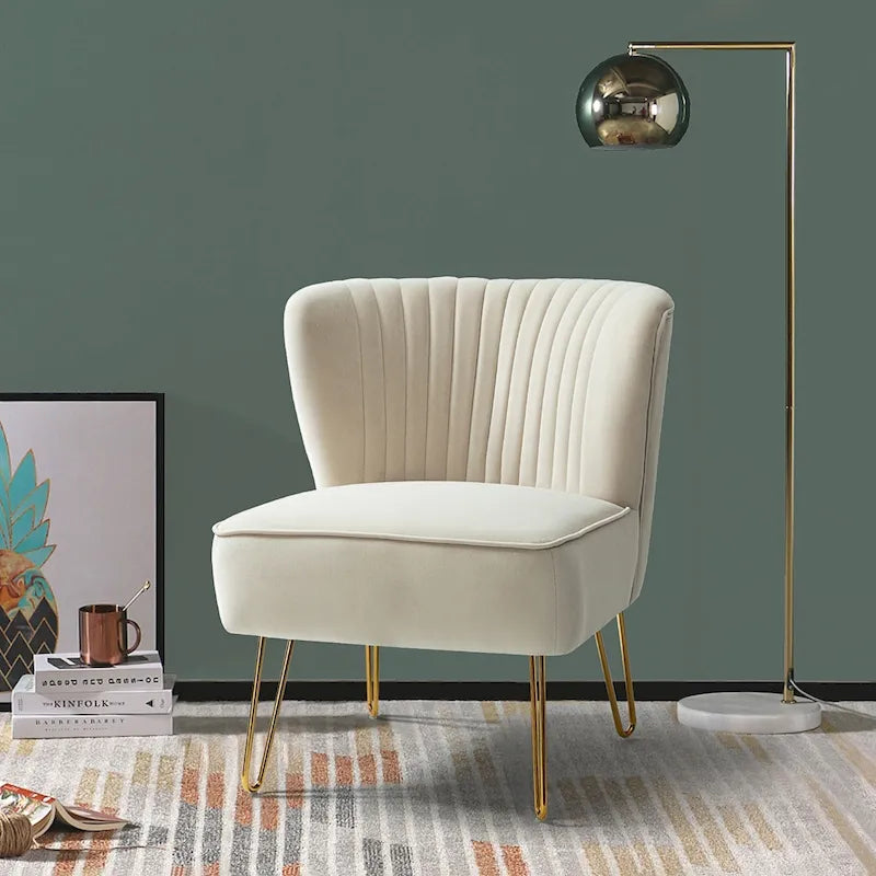 Chaise d'appoint capitonnée en velours moderne Barto avec pieds dorés par HULALA HOME