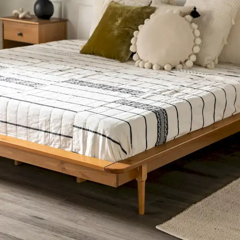 Lit plate-forme King en pin massif caramel/noyer/blanc/chêne clair, sans sommier, 1 personne