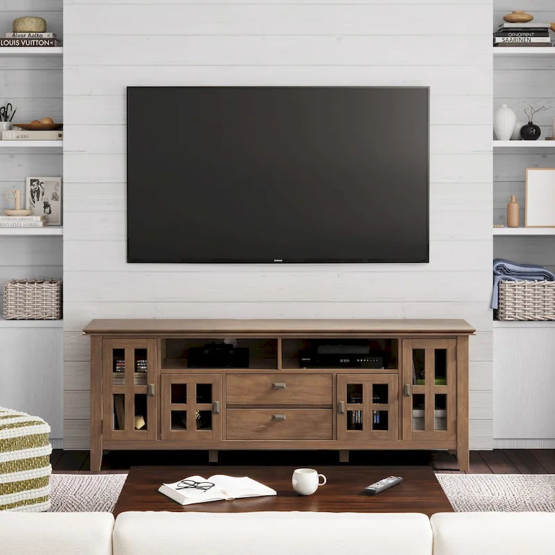 Meuble TV/Média en bois massif WYNDENHALL Stratford, 183 cm de large, pour téléviseurs jusqu'à 80 po