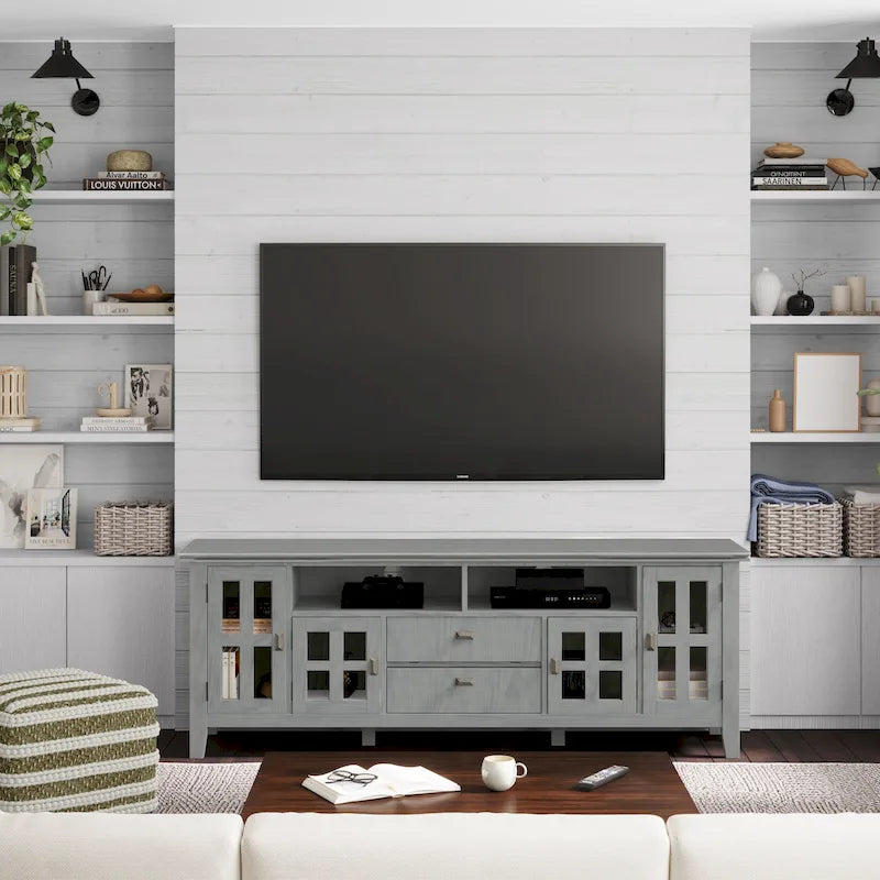 Meuble TV/Média en bois massif WYNDENHALL Stratford, 183 cm de large, pour téléviseurs jusqu'à 80 po
