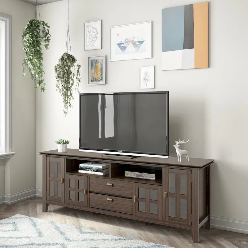 Meuble TV/Média en bois massif WYNDENHALL Stratford, 183 cm de large, pour téléviseurs jusqu'à 80 po
