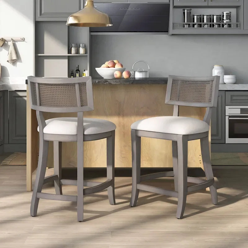 Chaises de comptoir Berwil en bois à dossier en cannage par Furniture of America