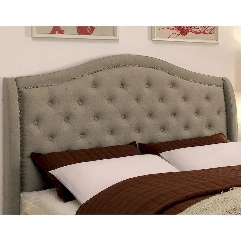 Lit plateforme capitonné traditionnel en tissu gris Wall de Furniture of America