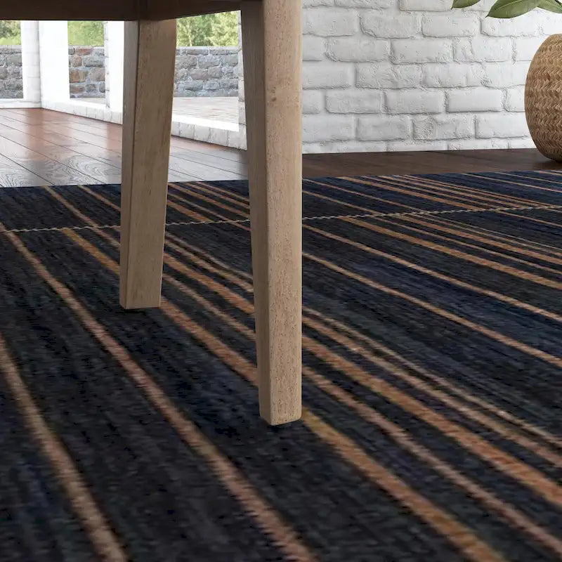 Ensemble de salle à manger Brentwood 5 pièces avec table ronde en bois marron et chaises à dossier cannage - 47 x 30 x 47