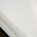 Ensemble de canapé 2 pièces capitonné en tissu blanc Addae Glam par Furniture of America