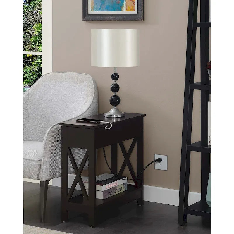 Table d'appoint Oxford Flip Top de Convenience Concepts avec station de charge et étagère