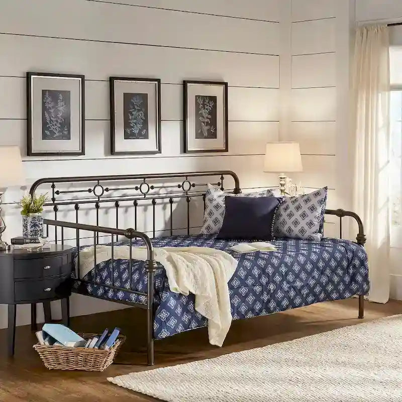 Lit de repos pleine grandeur en métal bronze Darren par iNSPIRE Q Classic
