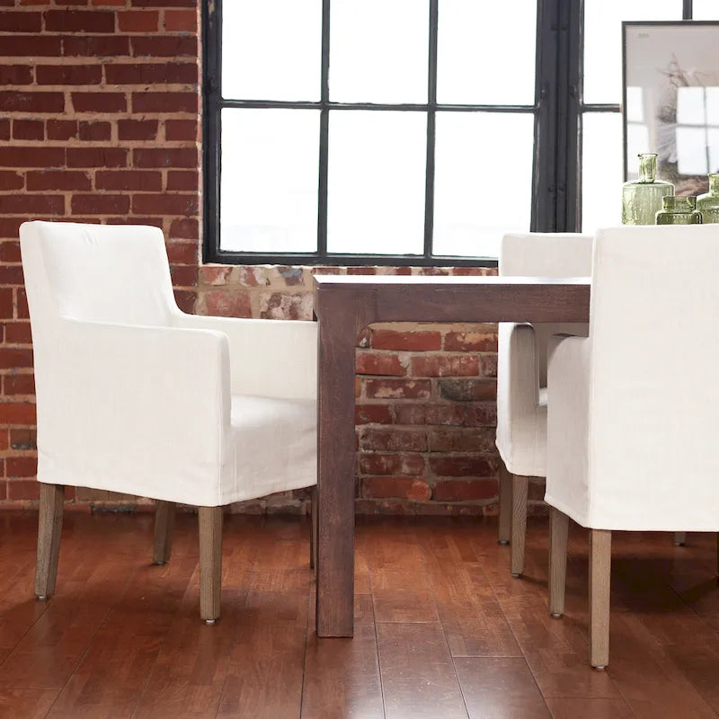 Fauteuil en lin crème et bois de chêne par East at Main