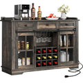 Meuble de rangement pour bouteilles de vin Moasis avec portes coulissantes façon grange, ports USB et prises électriques