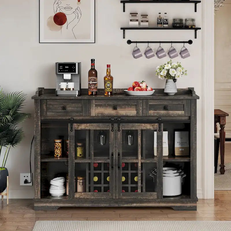 Meuble de rangement pour bouteilles de vin Moasis avec portes coulissantes façon grange, ports USB et prises électriques