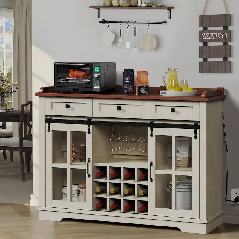 Meuble de rangement pour bouteilles de vin Moasis avec portes coulissantes façon grange, ports USB et prises électriques