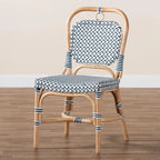 Chaise de bistrot Luciana en rotin naturel, tissage bleu et blanc de style français moderne