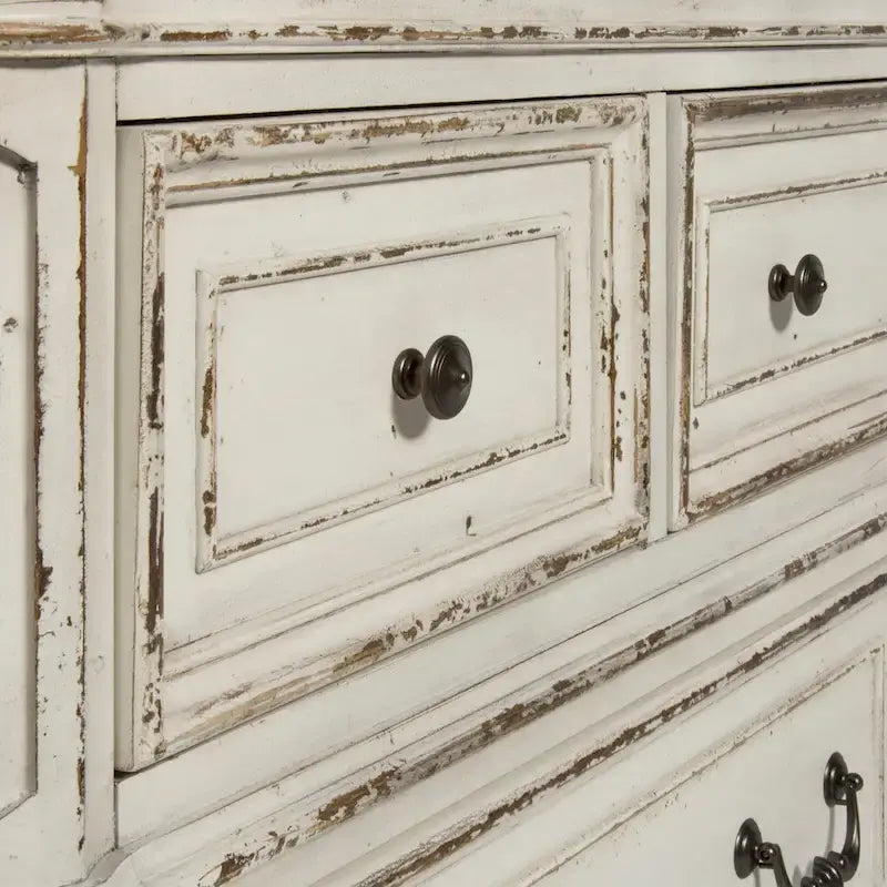 Ensemble lit traîneau capitonné, commode et miroir Magnolia Manor blanc antique et écorce patinée