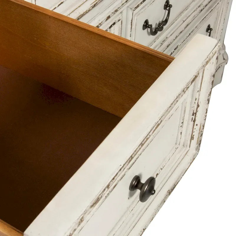 Ensemble lit traîneau capitonné, commode et miroir Magnolia Manor blanc antique et écorce patinée