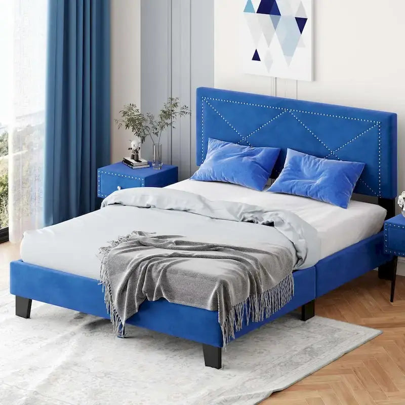 Cadre de lit Queen Size rembourré simple avec design à rivets, lit plateforme moderne en velours avec tête de lit