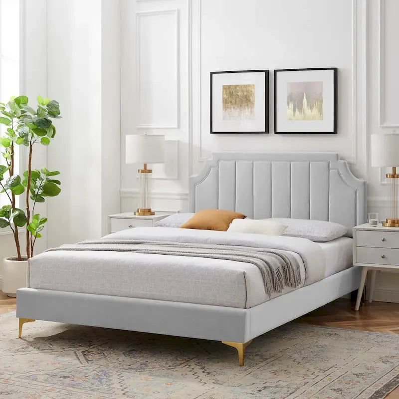 Lit plateforme queen en velours Sienna Performance