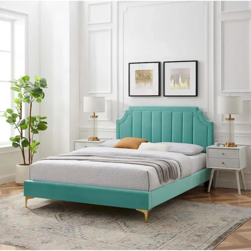Lit plateforme queen en velours Sienna Performance