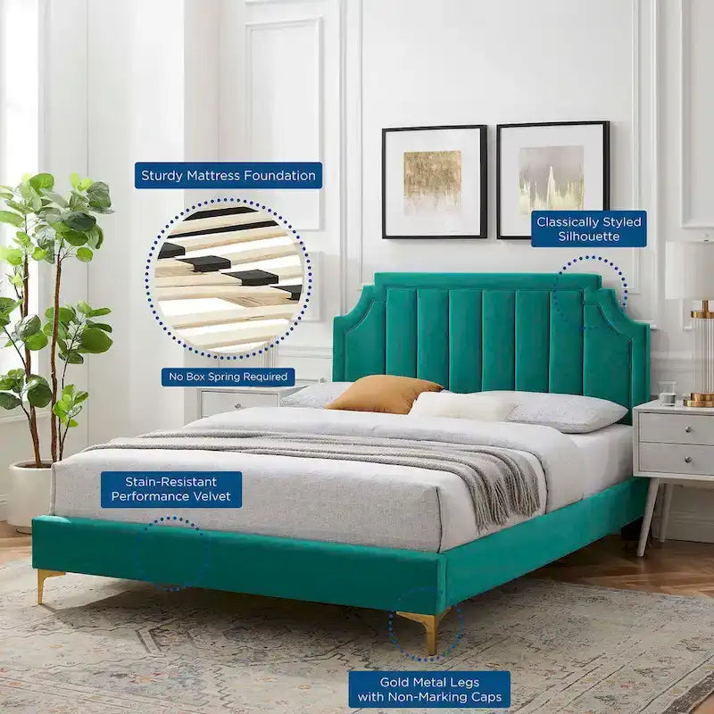 Lit plateforme queen en velours Sienna Performance
