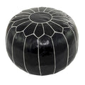 Pouf marocain en cuir floral avec surpiqûres blanches - Noir ou marron clair - Roche River Decor