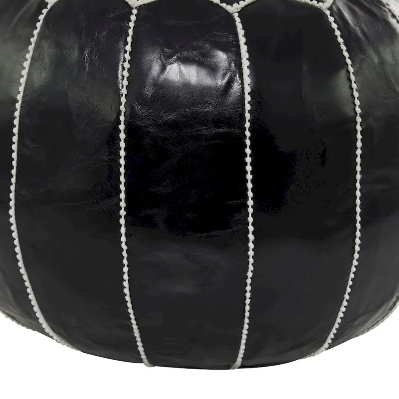 Pouf marocain en cuir floral avec surpiqûres blanches - Noir ou marron clair - Roche River Decor