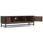 Meuble TV/média industriel moderne WYNDENHALL Devlin en bois massif de 183 cm de large, couleur noyer brun, pour téléviseurs jusqu'à 80 pouces