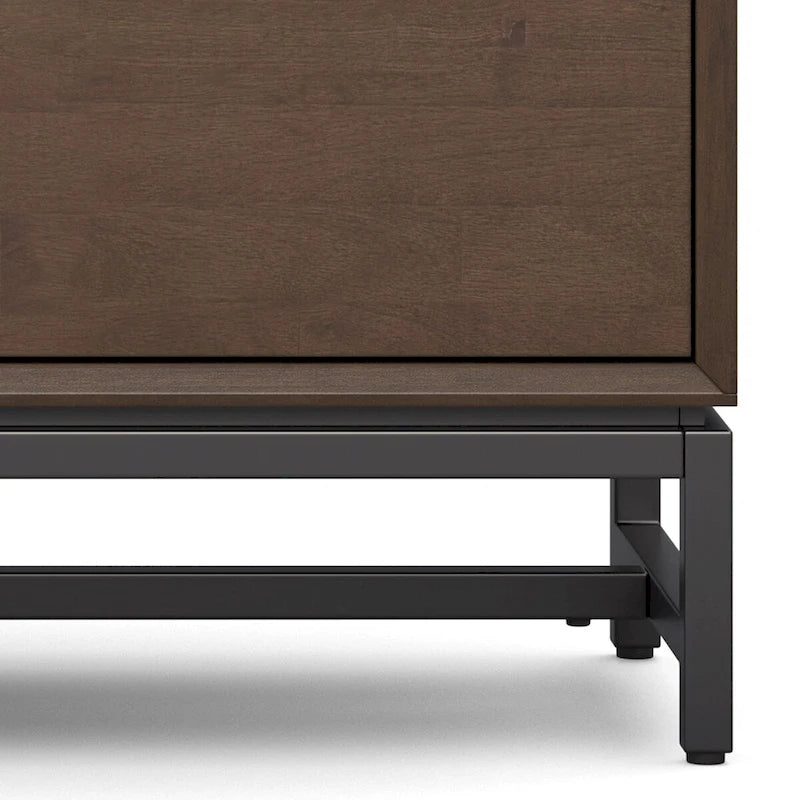 Meuble TV/média industriel moderne WYNDENHALL Devlin en bois massif de 183 cm de large, couleur noyer brun, pour téléviseurs jusqu'à 80 pouces