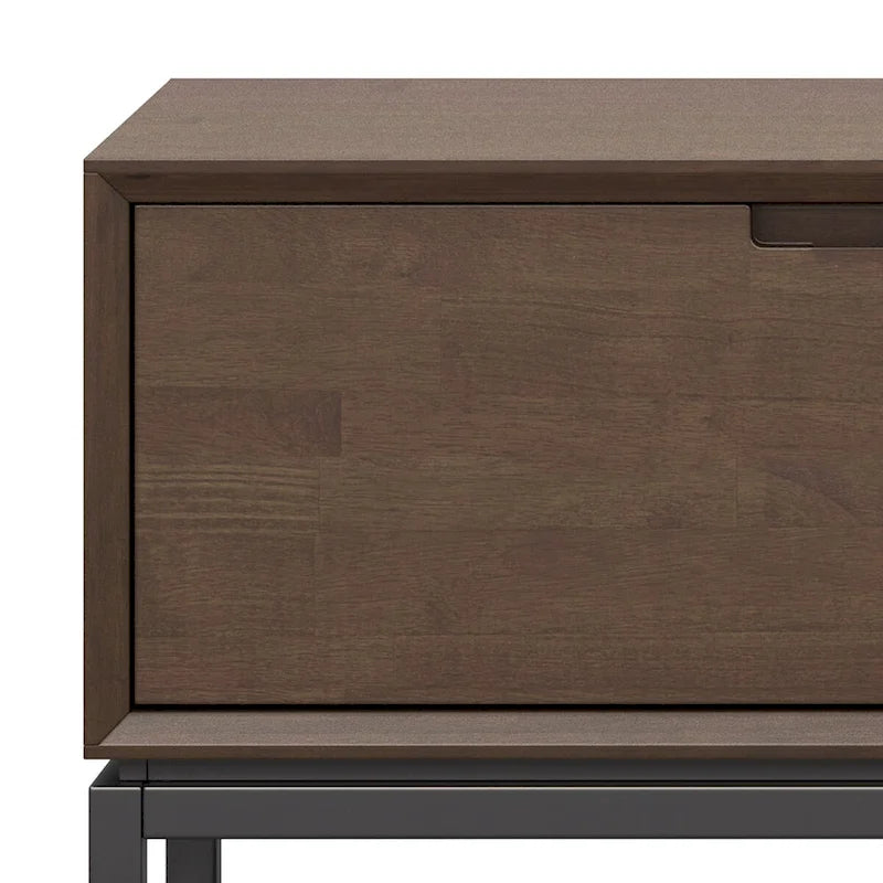 Meuble TV/média industriel moderne WYNDENHALL Devlin en bois massif de 183 cm de large, couleur noyer brun, pour téléviseurs jusqu'à 80 pouces