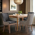 Chaise de salle à manger Ultra Side, Chaises en tissu épaissi avec pieds en bois massif aux tons neutres, Clous décoratifs couleur bronze, Lot de 2